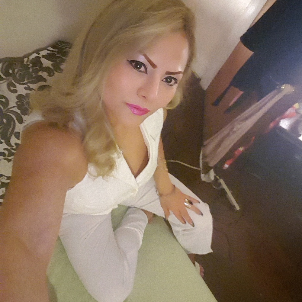 Meet your Posher, Zoila